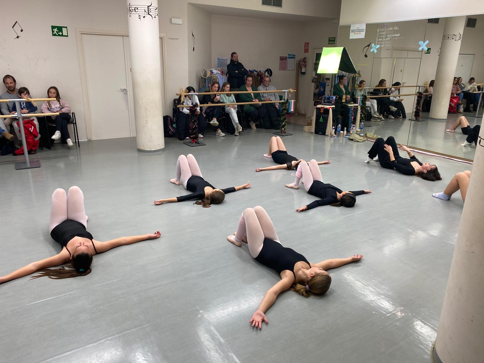 Imatge de la notícia: CLASSES OBERTES DE DANSA